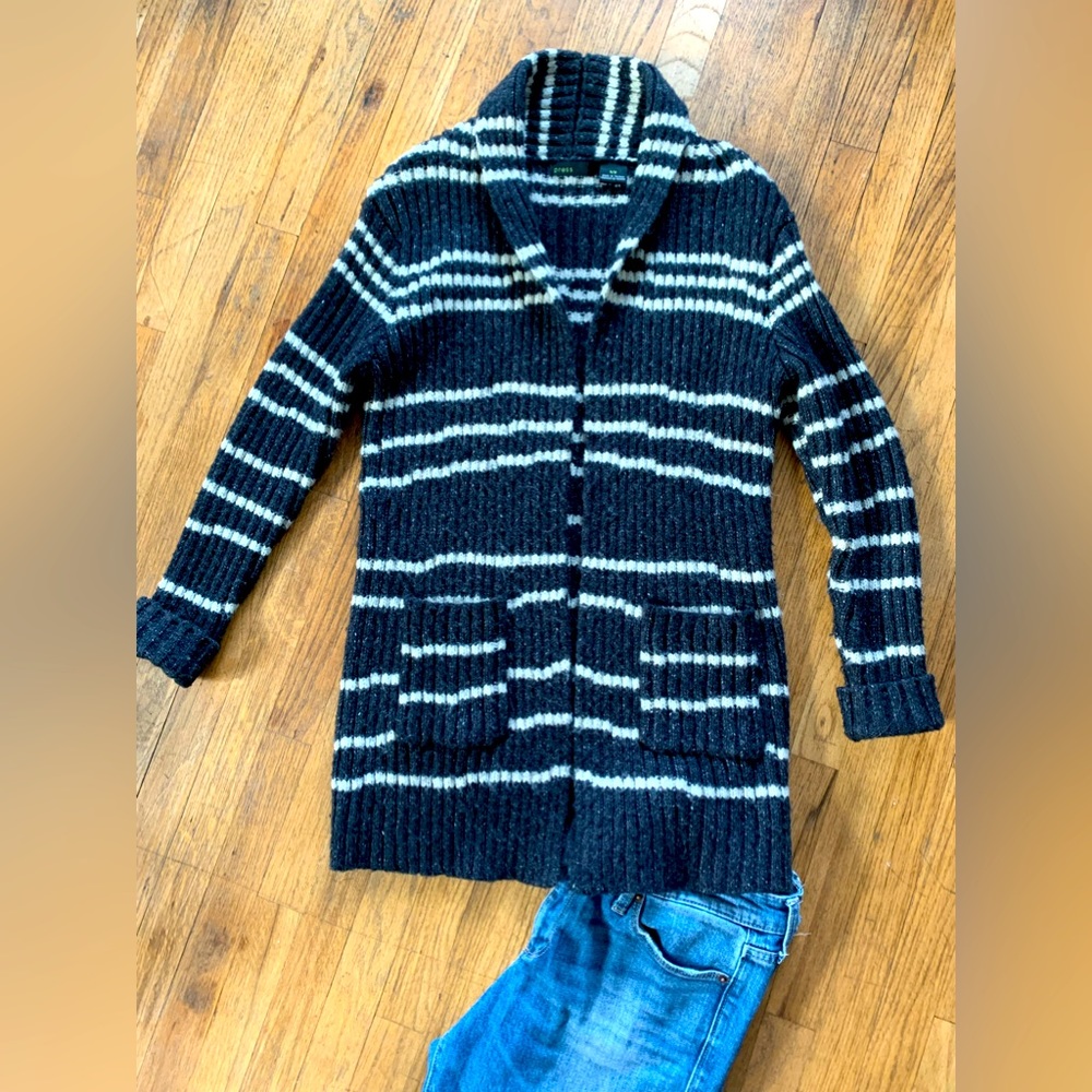 Adorable cozy slate grey cardigan size small.